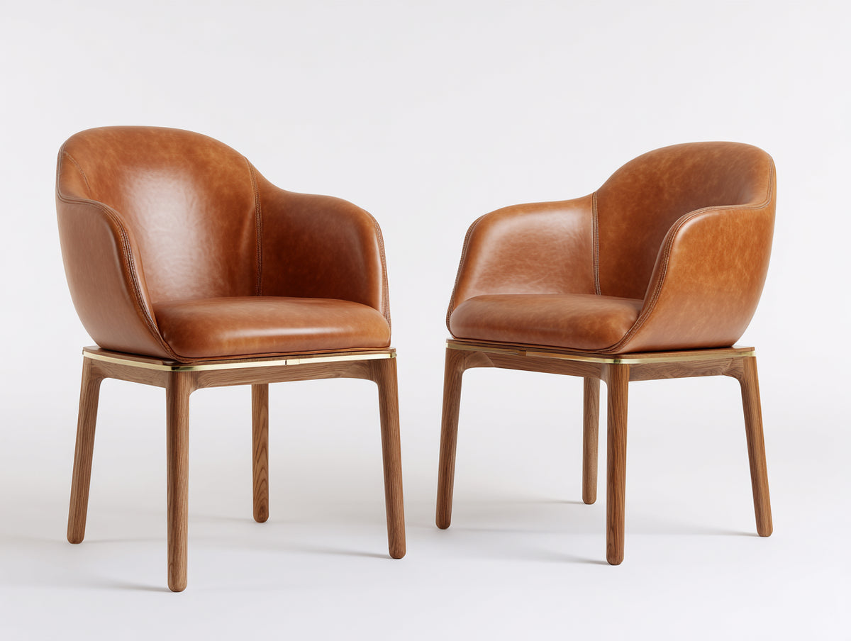 Set de 2 sillas de comedor tapizadas en cuero sintético 58x60x82 cm - Marrón coñac y madera natural - Reposabrazos integrados y diseño envolvente