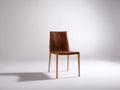Silla de comedor tapizada en cuero 48x55x90 cm - Marrón coñac-Madera natural - Diseño moderno con respaldo alto